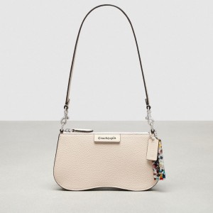 Coach Wavy Baguette Bag In Pebbled Coachtopia Leather ベージュ | COH864826